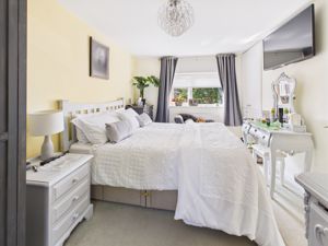 Bedroom- click for photo gallery
